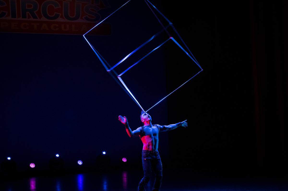 The Circus Arts Conservatory and Sarasota symphonic chorus Key Chorale will partner up for a magical showcase of circus arts set to live music in Cirque des Voix at Nathan Benderson Park, March 18-20, 2022.