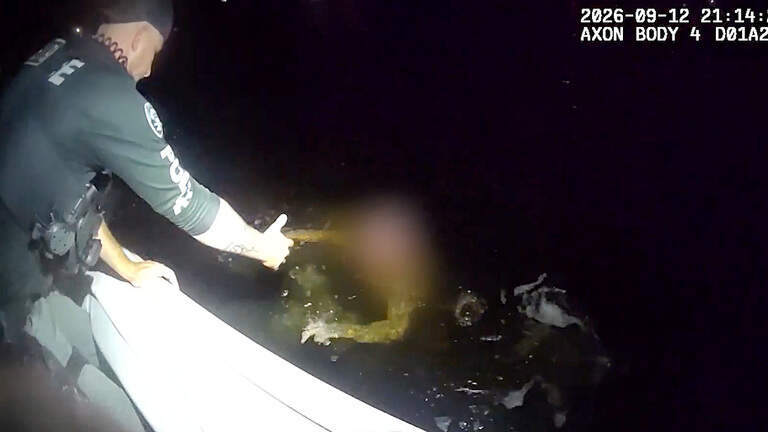 Video shows Bradenton officers, boater rescue man from Manatee River, police say