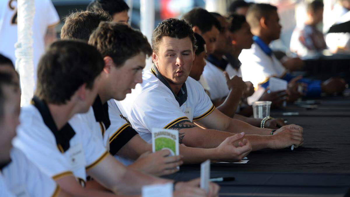 Marauders gather for a Meet the Marauders event kicking off the upcoming season Tuesday at Anna Maria Kitchen in Holmes Beach. 
 GRANT JEFFERIES/Bradenton Herald