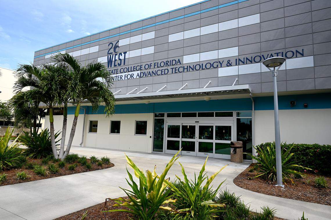 Manatee County approved a performance-based contract with the Bradenton Area EDC, tying $292,450 in funding to measurable goals, public records and job targets. The EDC is located on the campus of State College of Florida, in the 26 West Center for Advanced Technology and Innovation.