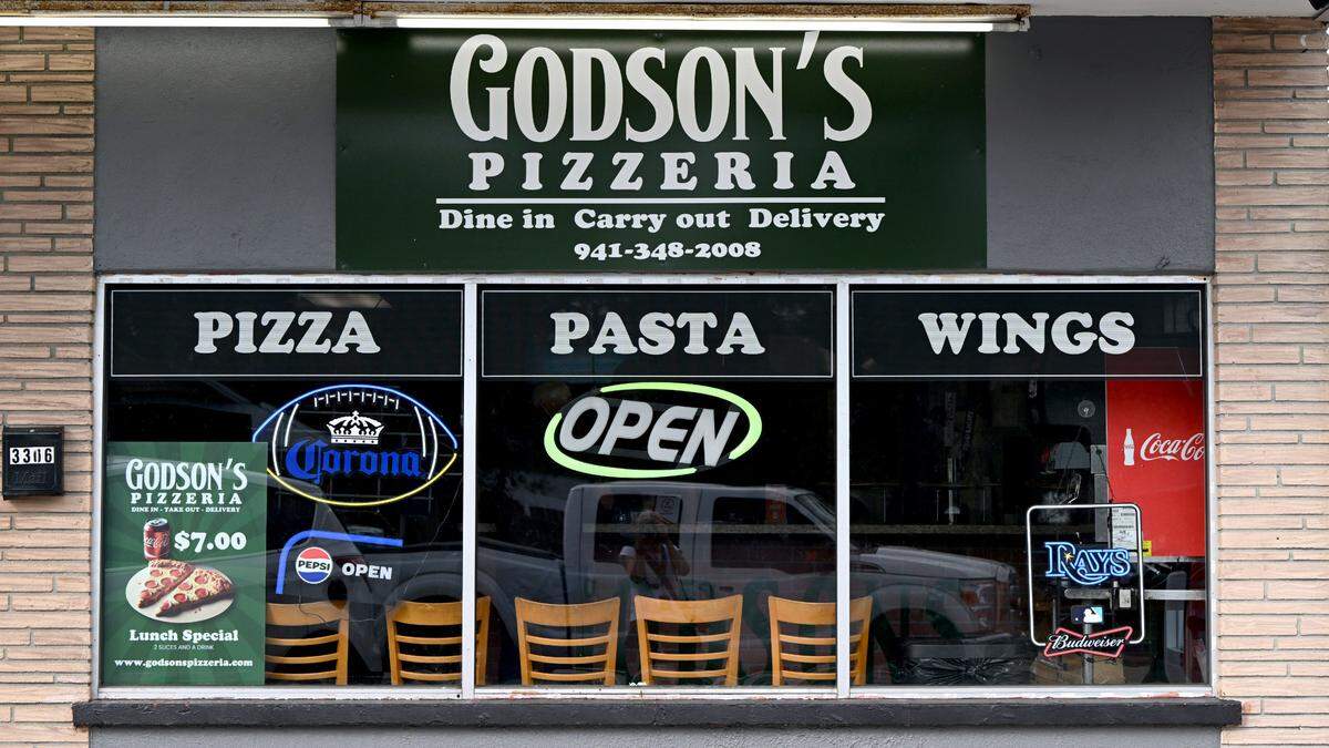 Godson’s Pizzeria at 3306 Manatee Ave. West serves pizza, wings, subs and more.