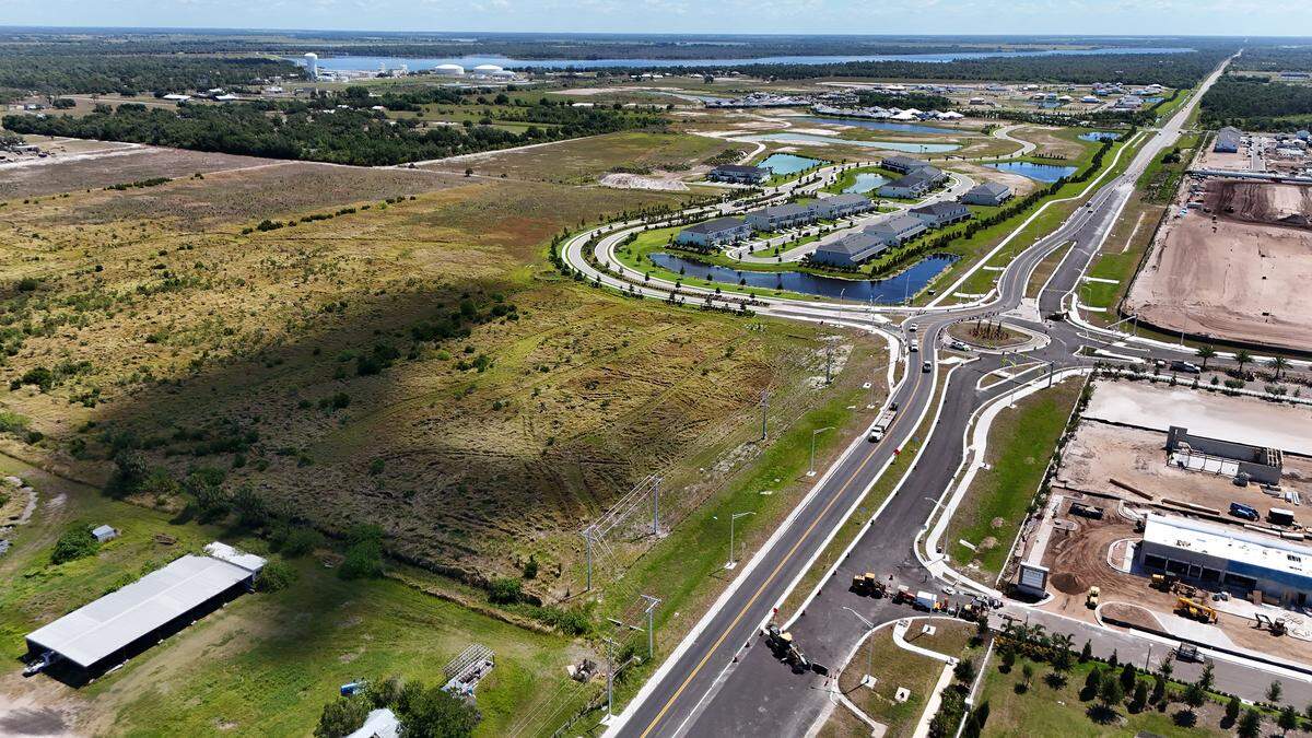 A commercial complex with a grocery store, daycare center, storage facility and more is coming to State Road 64 after approval from Manatee County officials. The area near Uihlein Road is pictured on April 28, 2026.