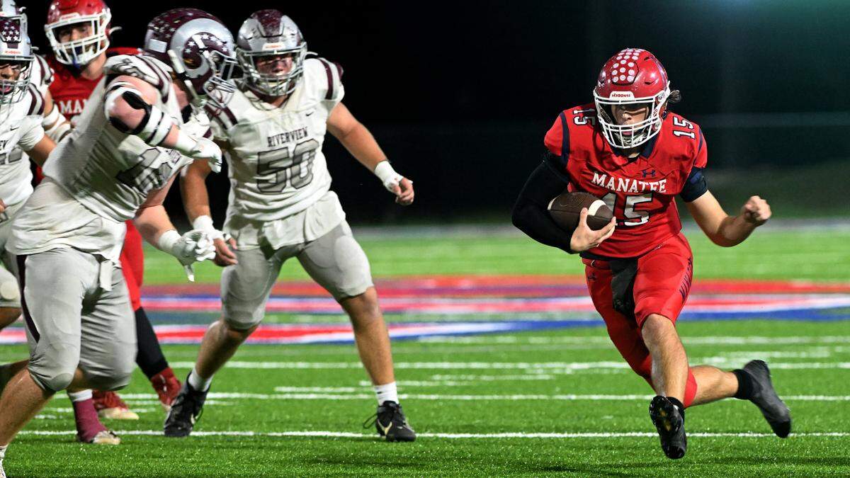 Manatee’s Andrew Heidel runs the ball against Sarasota Riverview at Joe Kinnan Field at Hawkins Stadium on Friday, Nov. 17, 2023.