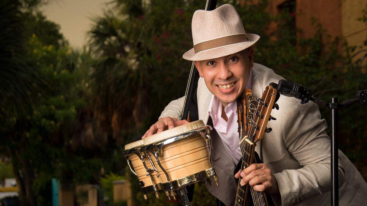Renesito Avich is a Cuban guitar player, singer and multi-instrumetalist based in Sarasota.