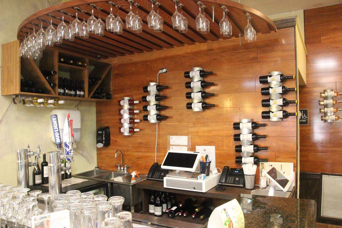 Lucca’s Pizza & Wine Bar opened in mid-April at 817 14th St. W., Bradenton.
