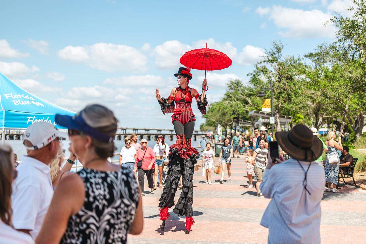 In addition to stage artists, BAM!Fest features roving performers on the Bradenton Riverwalk.  
