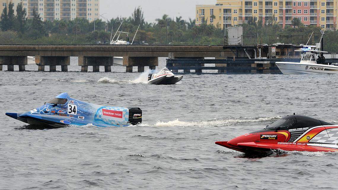 Green Bridge between Bradenton and Palmetto abuzz with spectactors for Bradenton Area River Regatta 