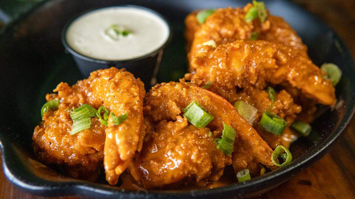 Popular sports bar and restaurant opens new Bradenton location. Here are the details