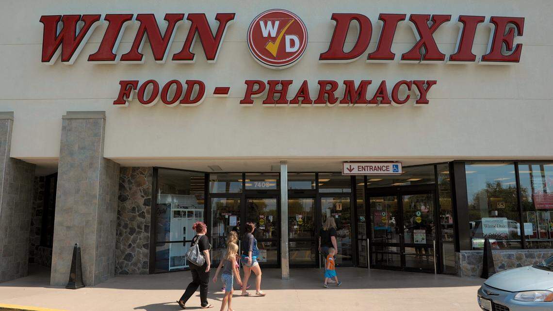 Winn-Dixie changes course, will now require masks for grocery shoppers