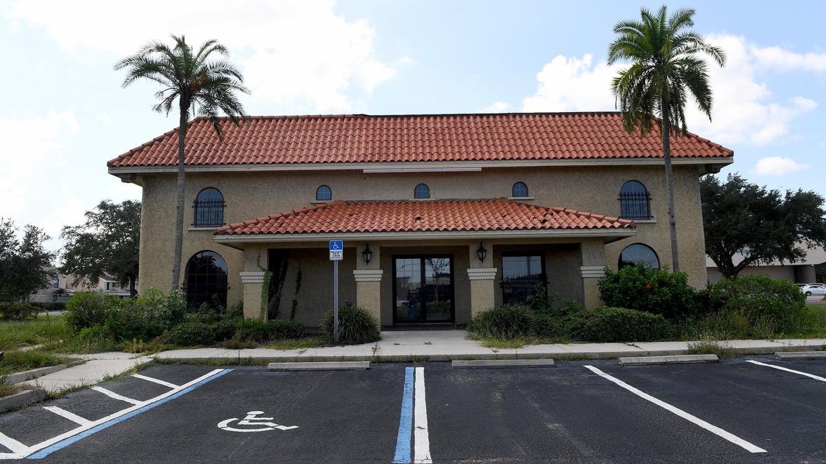 Panera Bread wants to tear down the vacant Iberia Bank that fronts Manatee Avenue and build a new restaurant there. They are looking for a special use permit to expand seating to 94 indoor seats, 36 outside seats and a drive thru.