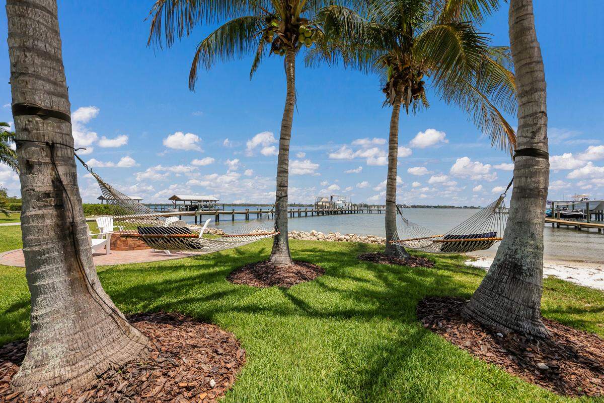 Vista Del Fiume, an estate located on three acres on the Manatee River in Northwest Bradenton, is on the market. The property has over 7,000 square feet of living space, a chef's kitchen and three boat lifts. The property is located at 1707 71st Street Northwest, Bradenton.