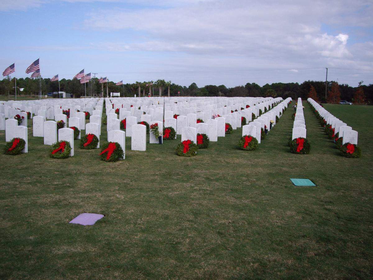 Despite the challenges of the COVID-19 pandemic,&nbsp; Wreaths Across America is moving ahead with the December tradition of decorating every grave at Sarasota National Cemetery. The file photo was taken in 2017.