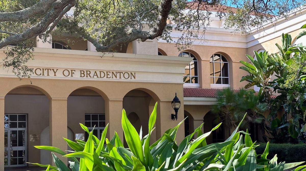 The Bradenton Community Redevelopment Agency approved a package of new grants and financial incentives that officials​ hope will ​spur the development of new housing and businesses, including a grocery, in the downtown core.