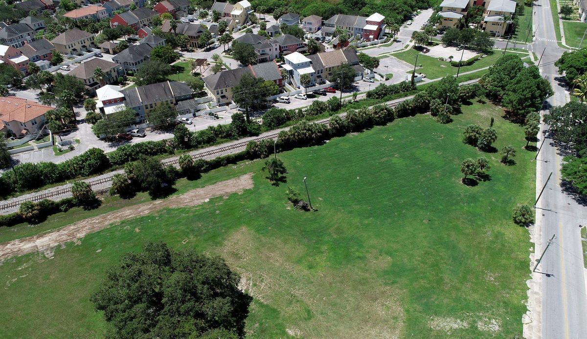 The latest update on a long-awaited shopping center in the 200 block of 13th Ave. W. in Bradenton is straining the relationship between city leaders and the project developer.
