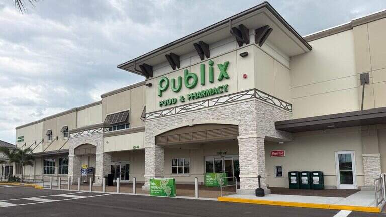 A new Publix grocery store opens in Manatee. Take a look at the new features