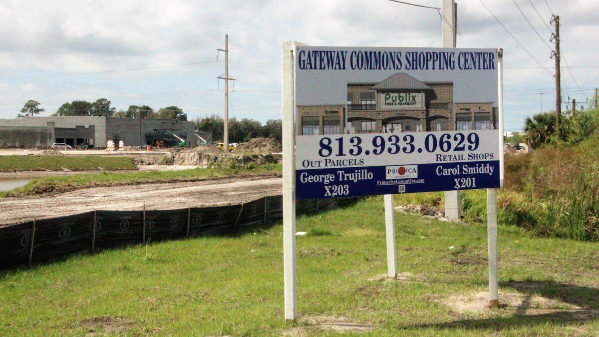 Gateway Common Shopping Center, located at Interstate 75 and Moccasin Wallow Road, is the first of several retail centers planned for the growing area. A Publix supermarket will anchor the new center.