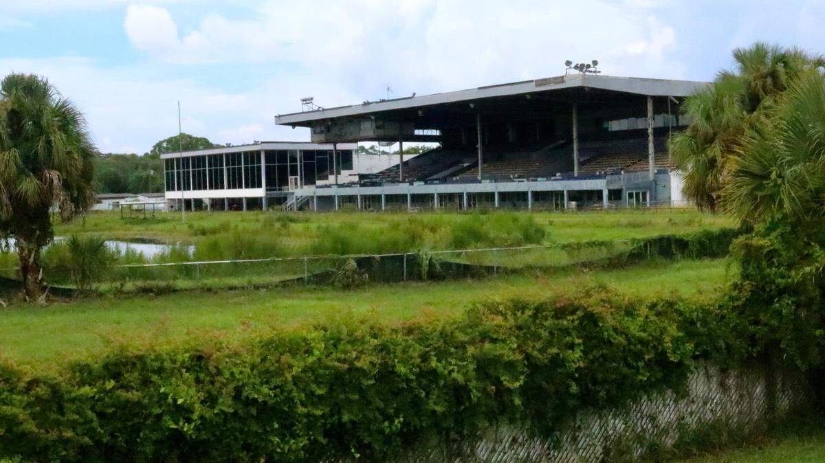 Sarasota Bradenton International Airport officials strongly oppose a developer’s plans to build 372 apartment units at the former Sarasota Kennel Club site. Closed several years ago because of a voter-approved constitutional amendment, the dog track property has fallen into disrepair.