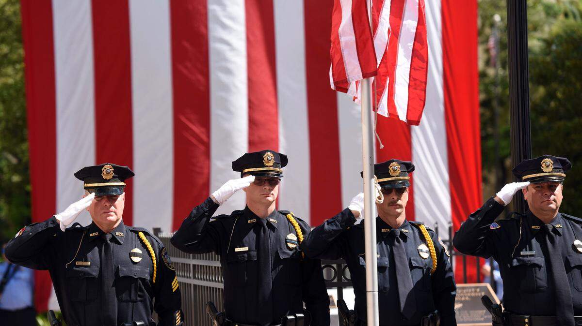 The hidden key to the midterms: the police vote