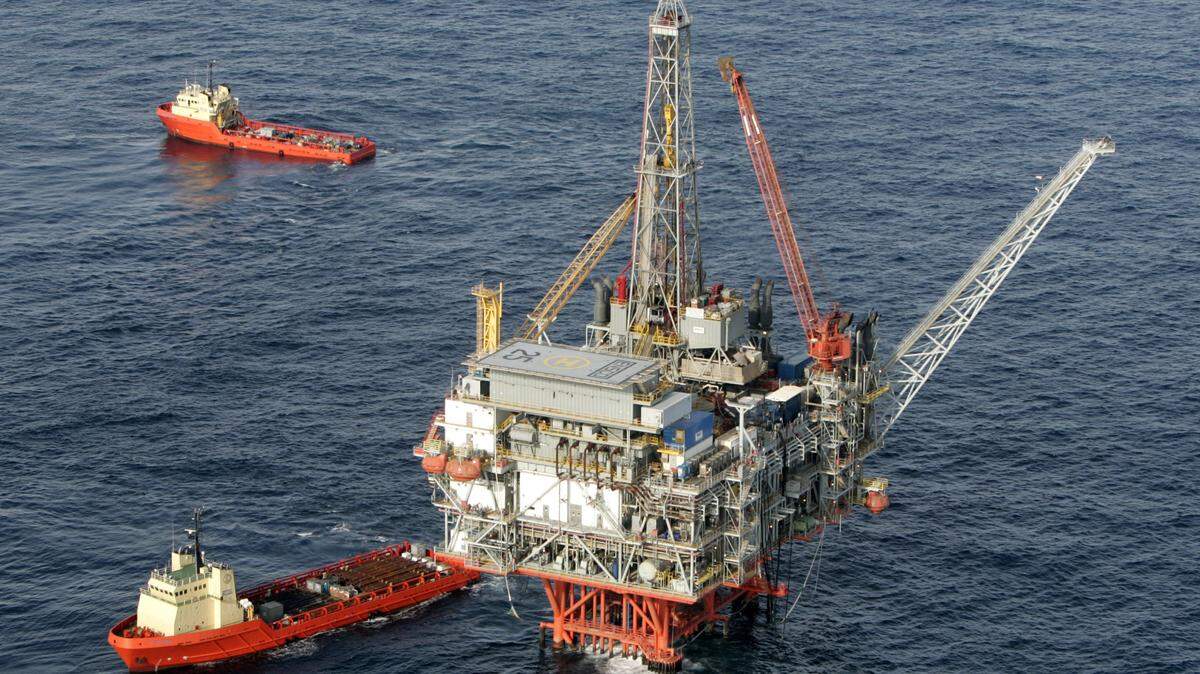 An off shore oil rig located about 120 miles southeast of New Orleans, operated by Chevron and Marathon, shown on Dec. 16, 2005.