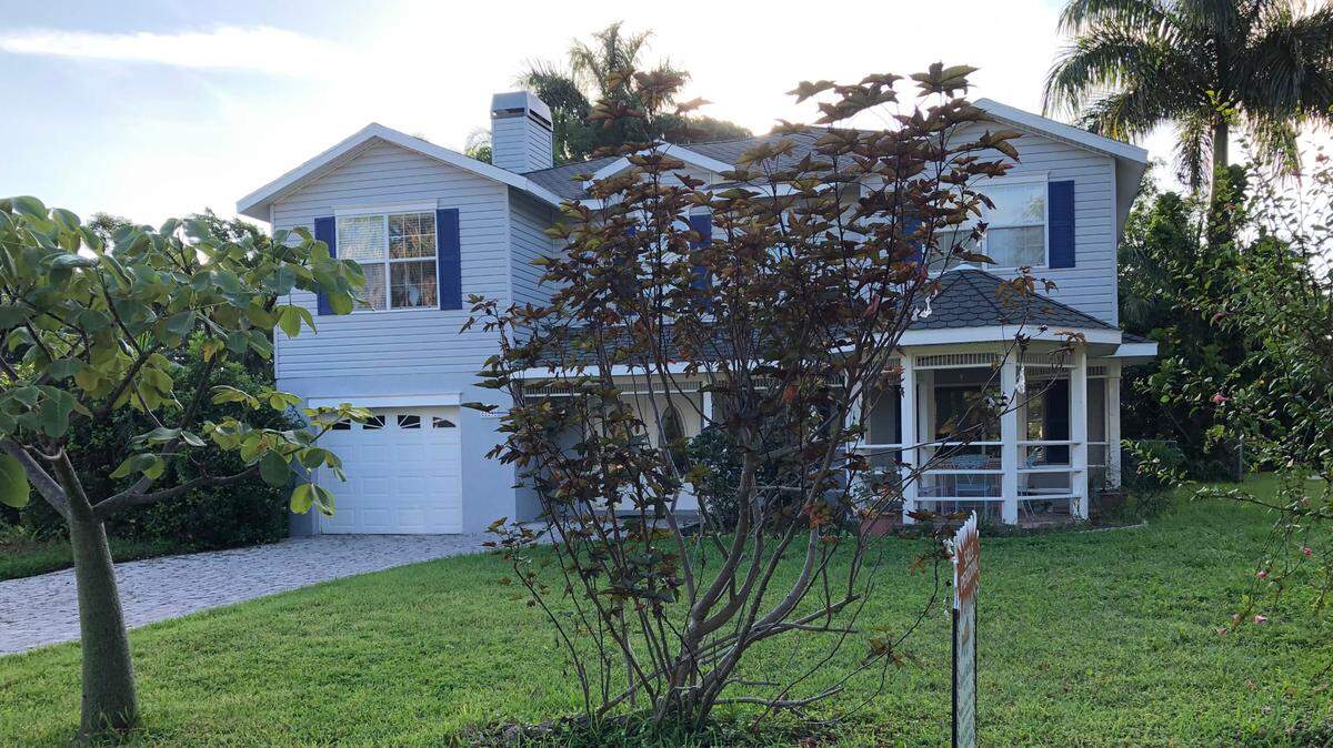 6/22/2021--The median price for existing single-family homes in the Bradenton area in June was $405,305, a year- over-year increase of 24.7 percent. Condos saw a median price of $280,000, a 31 percent increase.
