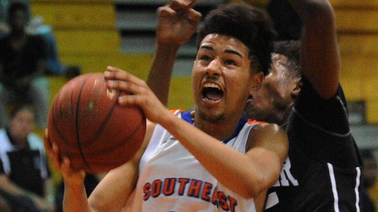 Southeast hosts Mariner High in region semifinal