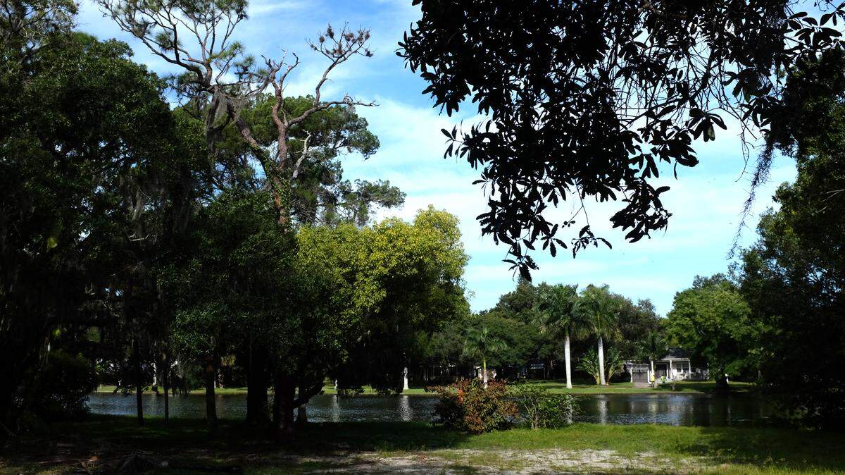 A parking area is planned for this section of John and Rebecca Neal Park in the Ballard neighborhood of Bradenton. The proposed park sits on the banks of Wares Creek and will feature a community garden, dock, kayak launch and parking area. 
 GRANT JEFFERIES/Bradenton Herald