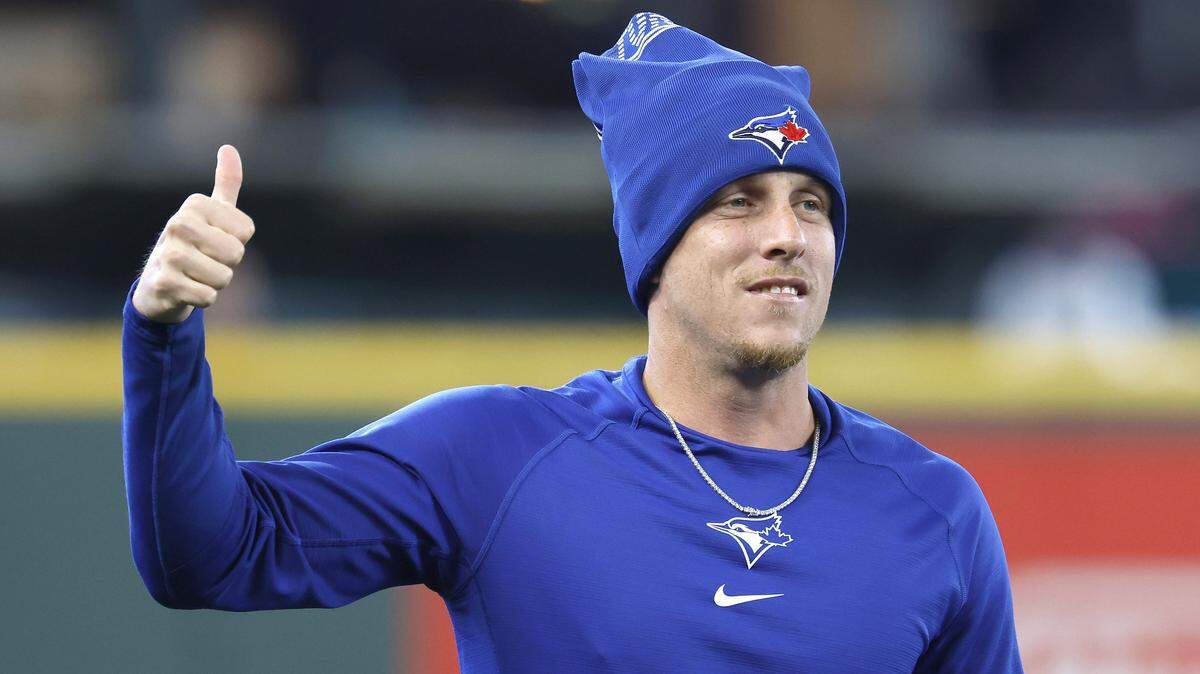 SEATTLE, WASHINGTON - OCTOBER 17: Myles Straw #3 of the Toronto Blue Jays reacts prior to game five of the American League Championship Series against the Seattle Mariners at T-Mobile Park on October 17, 2025 in Seattle, Washington. Today is Straw's birthday. (Photo by Alika Jenner/Getty Images)