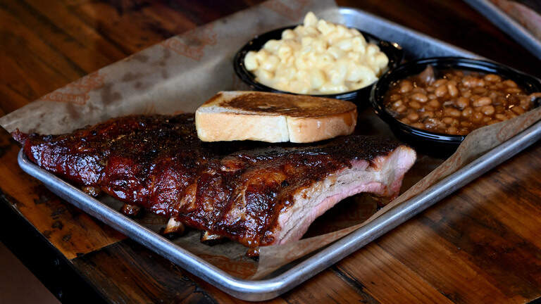 A popular barbecue restaurant has returned to Bradenton. Take a look inside