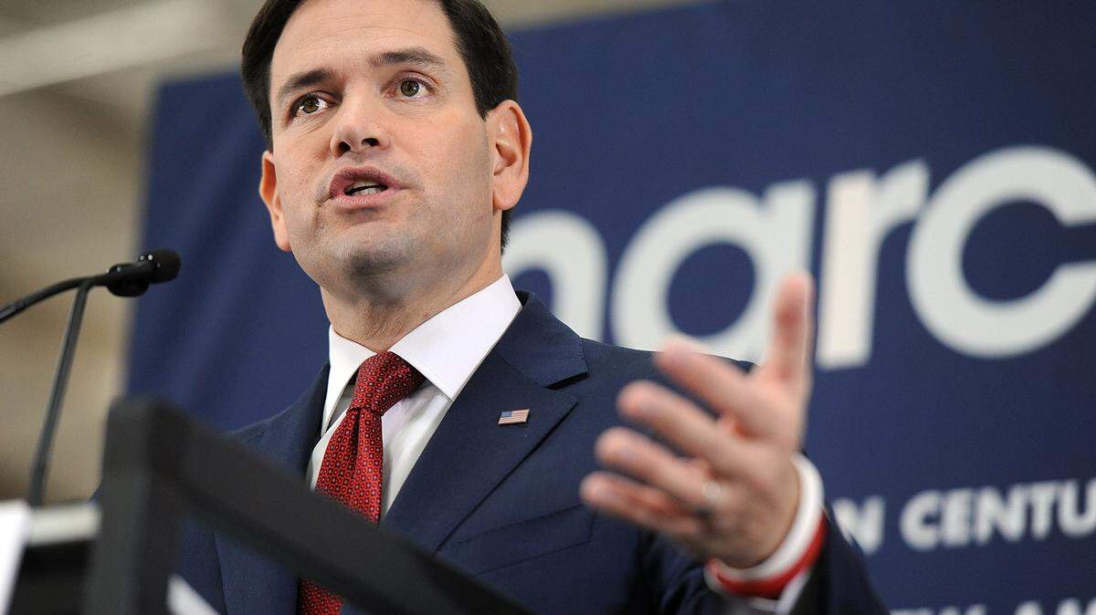 Florida Sen. Marco Rubio addresses the crowd at a public town hall meeting on economic policy at Marine Concepts in Sarasota, south Manatee County.TIFFANY TOMPKINS-CONDIE/Bradenton Herald