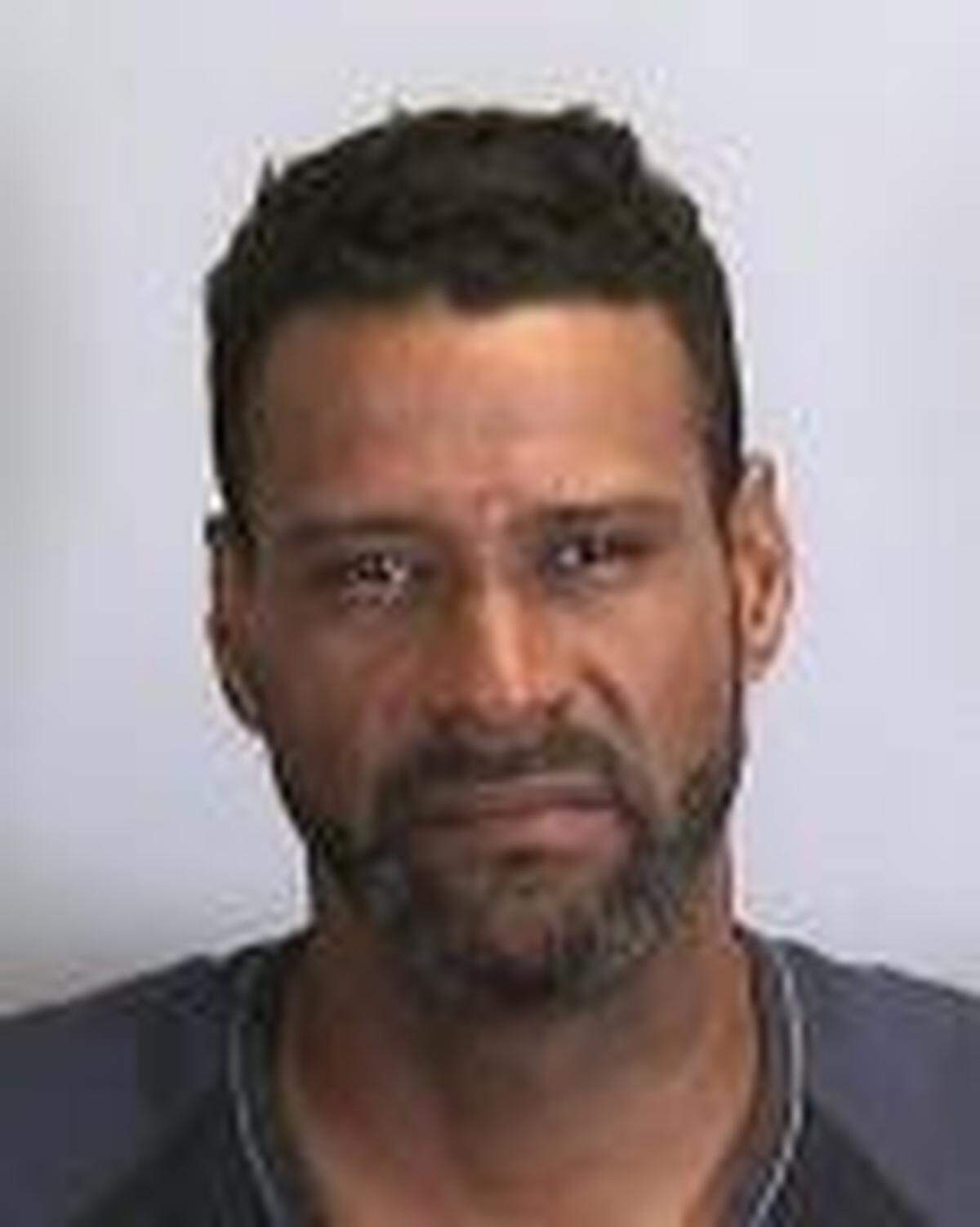 Nelson Sierra Munoz, use or possession of drug paraphernalia, operating a motor vehicle without a valid license, resisting or obstructing an officer without violence, $1,120 bond.