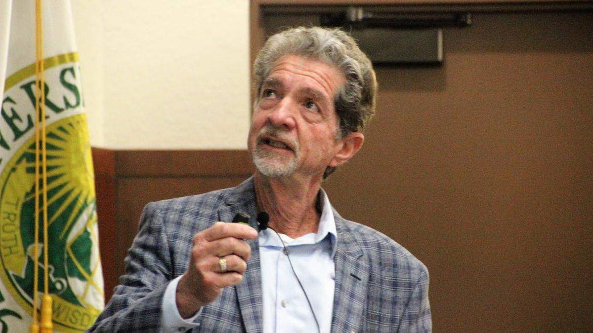 Florida hasn’t done enough to protect itself from the growing threat of more damaging hurricanes created by climate change, atmospheric scientist Bob Bunting said Friday during the “Adapting to Changing Climate” symposium at the University of South Florida Sarasota-Manatee.
