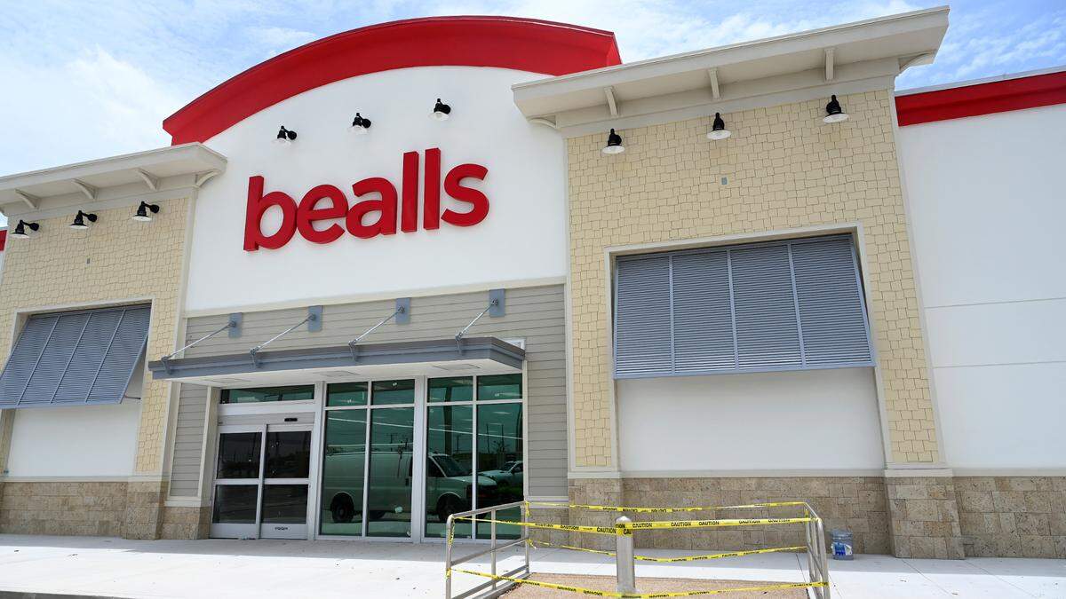 New Bealls in Gateway Commons Shopping Center in Palmetto.