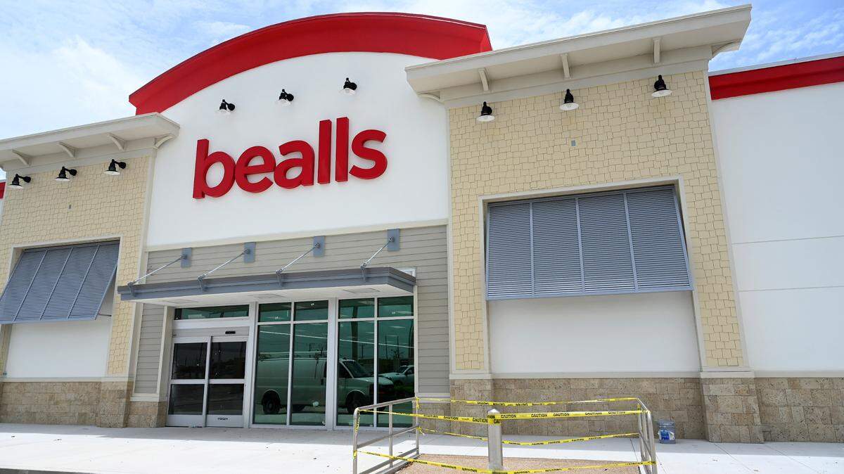 New Bealls in Gateway Commons Shopping Center in Palmetto.