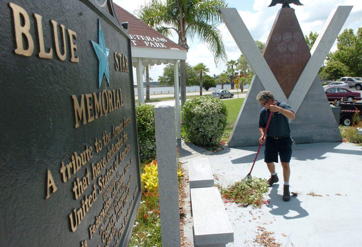 Due to the COVID-19 pandemic, this year’s Memorial Day observances in Manatee County will be virtual to protect the health and safety of participants.
