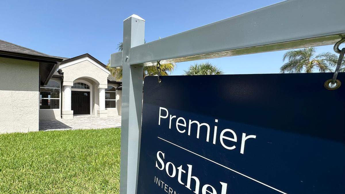 The sales of existing single-family homes in the Bradenton area were up 22% in November. The median price fell by 4% to $485,861.