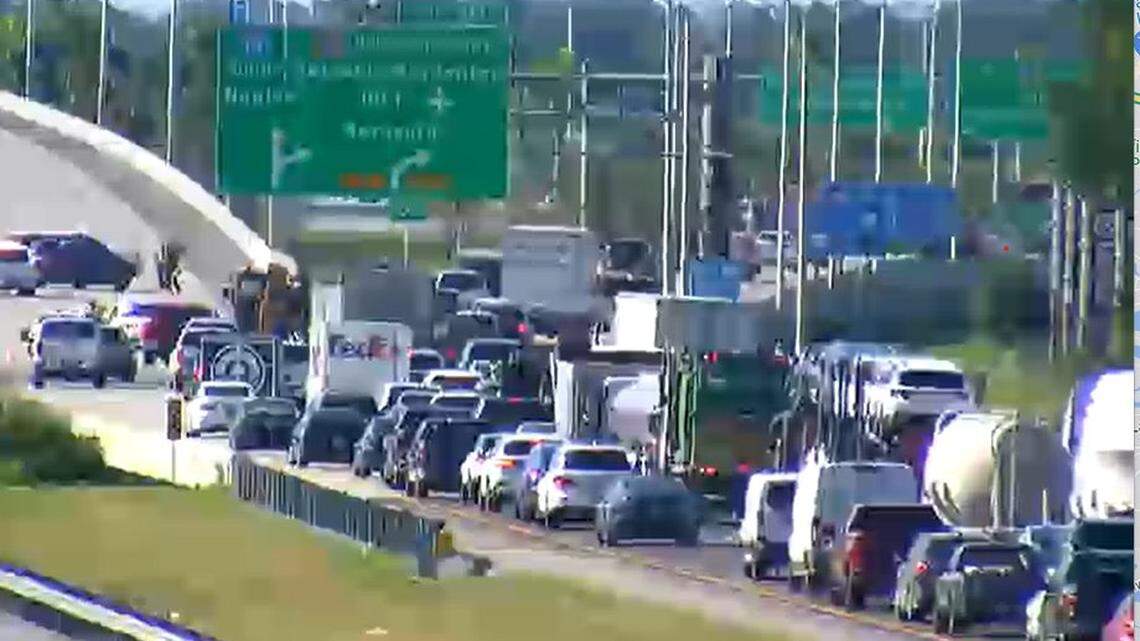 I-75 reopens after 2 killed as food truck engulfed in flames in Sarasota, FHP says