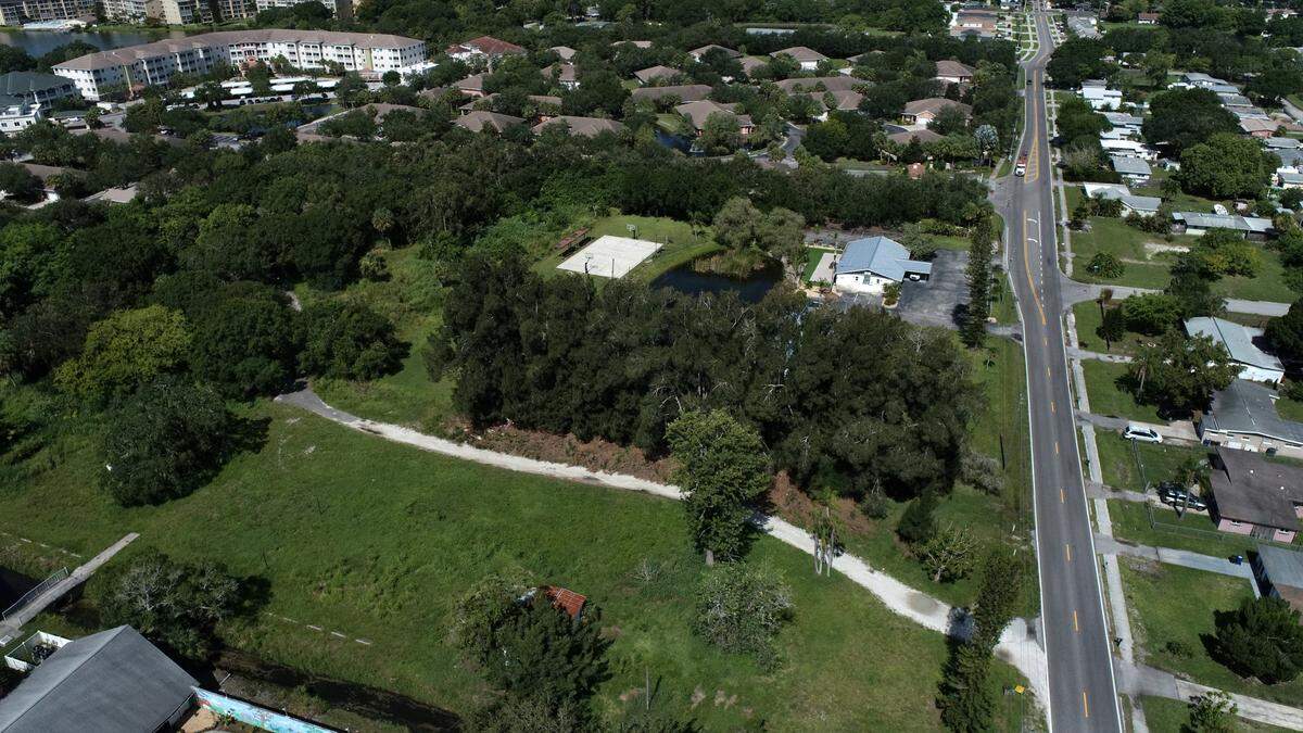 Help to Home, a local nonprofit organization and homeless resource group, plans to build at least 53 apartment units on 4.8 acres at 1825 30th Ave. W. in Bradenton. Each unit is expected to be about 600 square feet and serve as temporary housing while residents work toward their goals over 18 or 24 months. The entrance to the property is the white sandy road with entrance at 30th Avenue West.