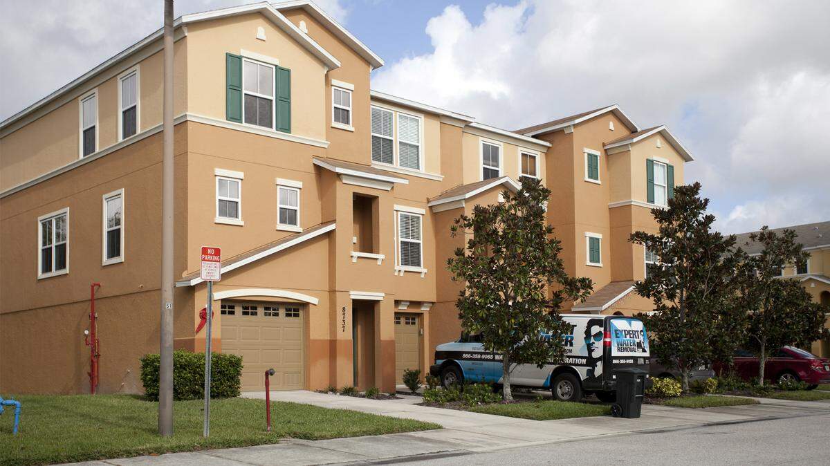 Most of 272 townhomes in the Willowbrook subdivision near Lakewood Ranch needed repairs for such problems as water intrusion, mold, collapsing balconies and sagging floors. KB Home fixed the problems and signed a settlement with the state two weeks ago guaranteeing it will provide repairs for defective homes it built in Florida during the past decade. MATT M. JOHNSON/Bradenton Herald