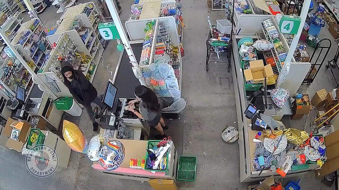 Bradenton police seek suspect in Dollar Store robbery caught on video