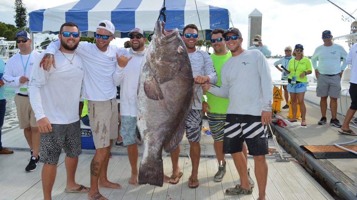 Team Reel Finesse with the 193-pound grouper from the Sarasota Slam.