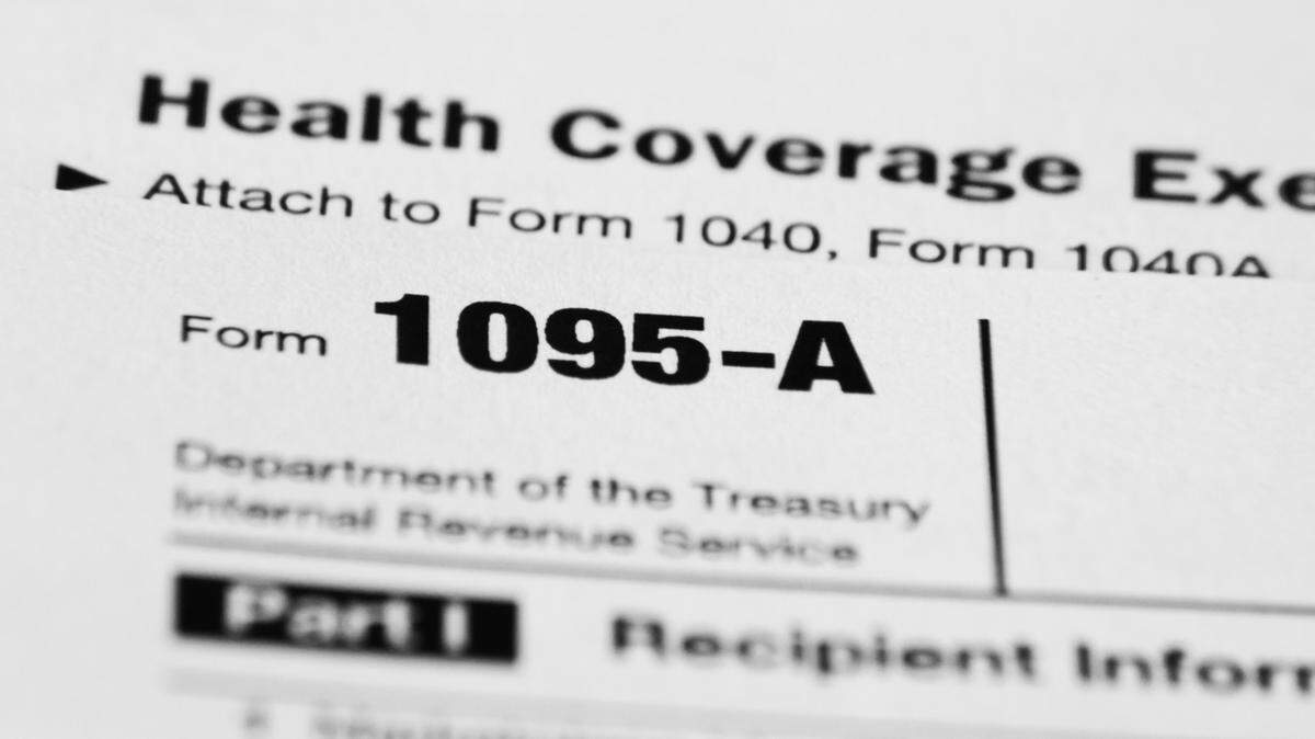As the 2015 tax filing continues, tax preparers said a delay in new health law tax forms is causing confusion for some consumers, while others want details about exemptions from increasingly stiff penalties for not having insurance. TNS
