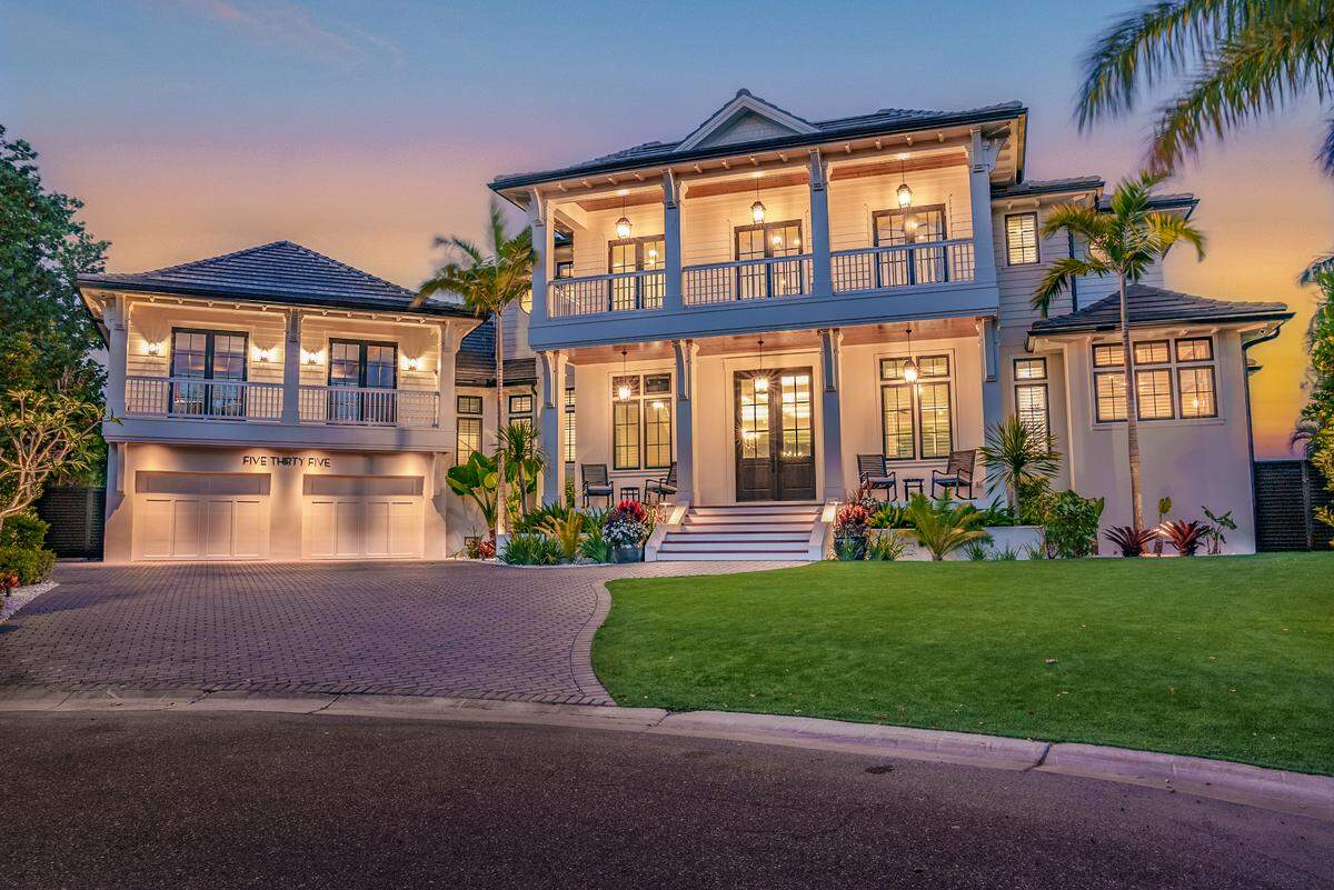 Former MLB All-Star Mark Melancon is selling his Anna Maria Island, Florida waterfront home for $10.95 million.