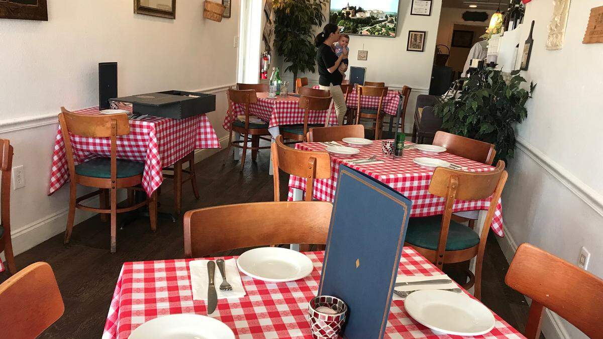 A Casa Tua Italian restaurant, formerly a catering and takeout-only business, has reopened in a new location at 8799 Cortez Road as a sit-down restaurant. Nicola and Maria Simone are the owners.