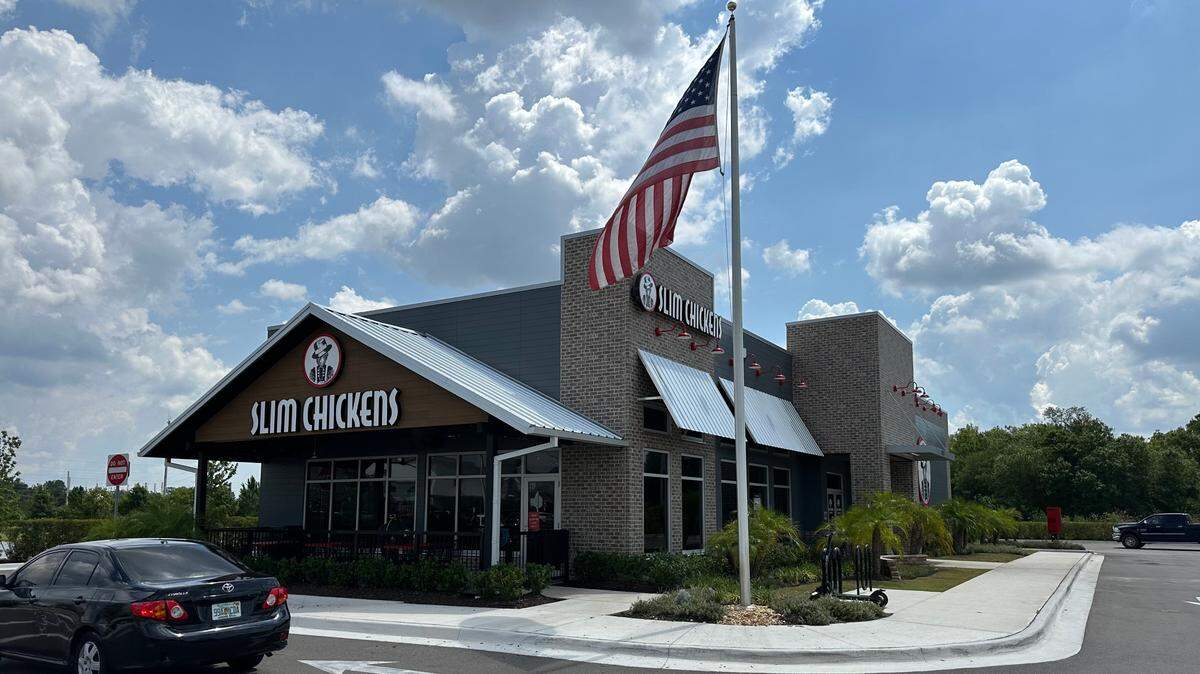 A Slim Chickens restaurant is planned for 8427 Moccasin Wallow Road, Parrish. The first Slim Chickens opened in 2023 in Lakewood Ranch, shown above 5/28/2024.