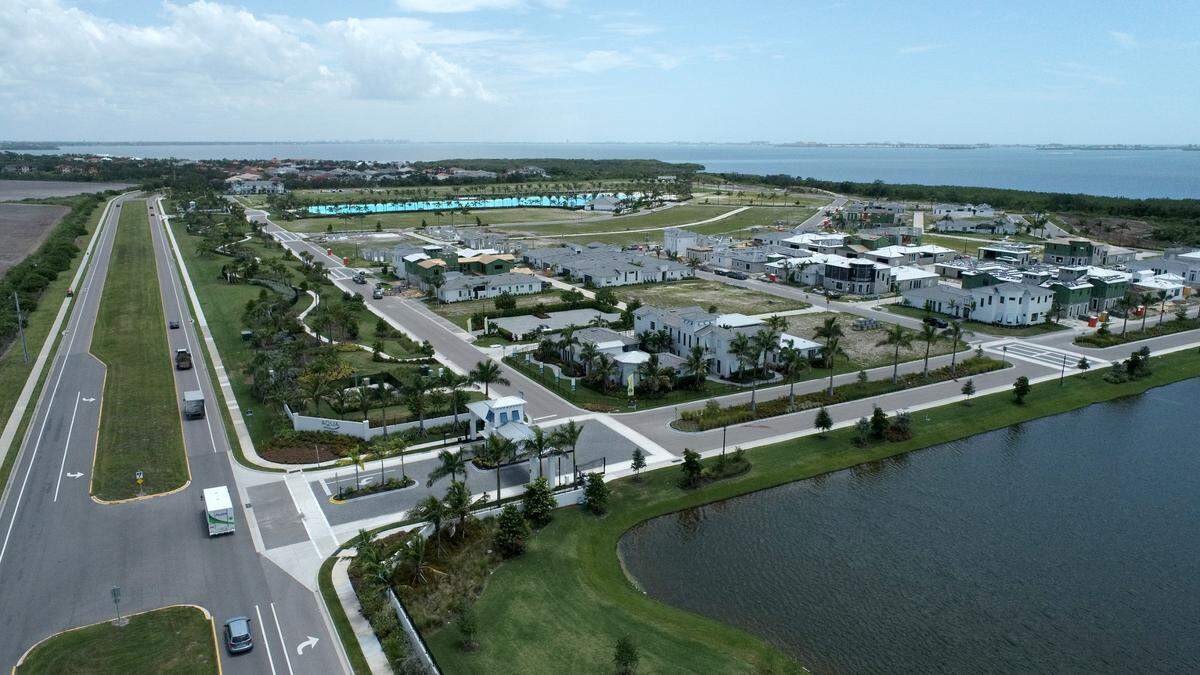 Anticipating a change in county rules that would defer wetland protection to the state, developers of Aqua by the Bay are proposing minimal or no wetland buffers for the next phase of the development.