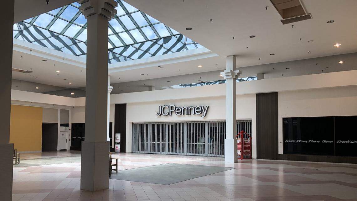 45/16/2020--A notice taped to the entrance of DeSoto Square announces that the mall is closing Friday, April 30. The mall has been plagued by an exodus of tenants and has been in foreclosure or bankruptcy for several years.