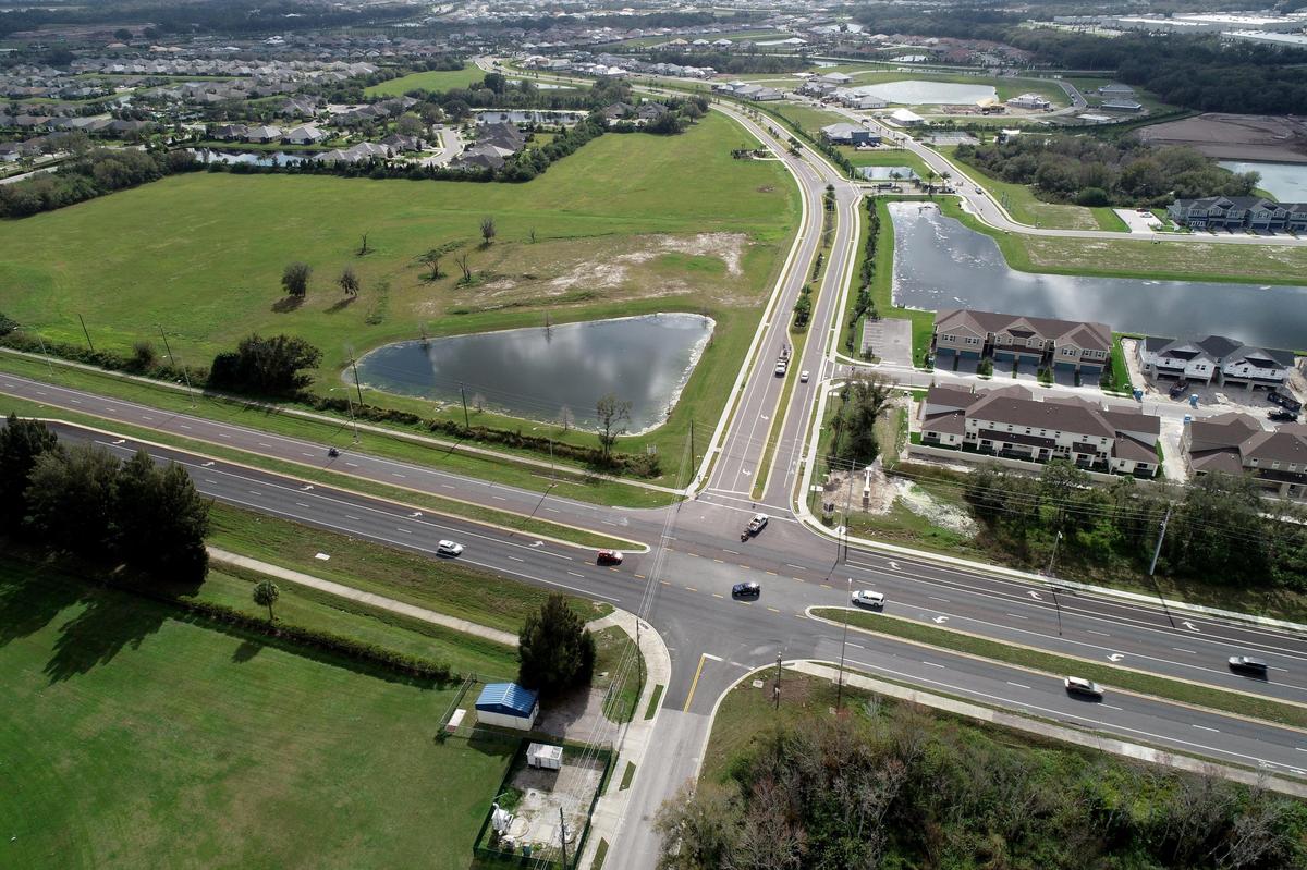 A new car dealership is coming to East Manatee after officials voted to approve the Cox Auto Group’s request to build in a residential area on State Road 64. This is looking south, with the intersection of S.R. 64 East and 117th Street East.