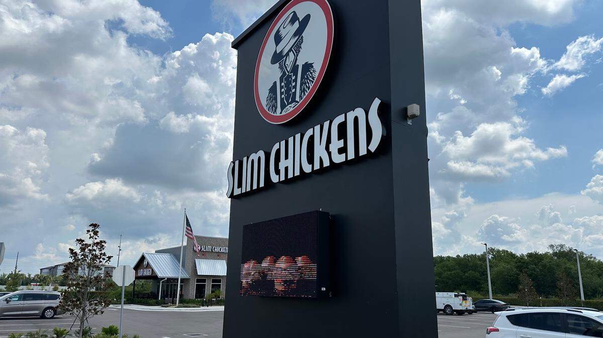 A Slim Chickens restaurant is planned for 8427 Moccasin Wallow Road, Parrish. The first Slim Chickens opened in 2023 in Lakewood Ranch, shown above 5/28/2024.