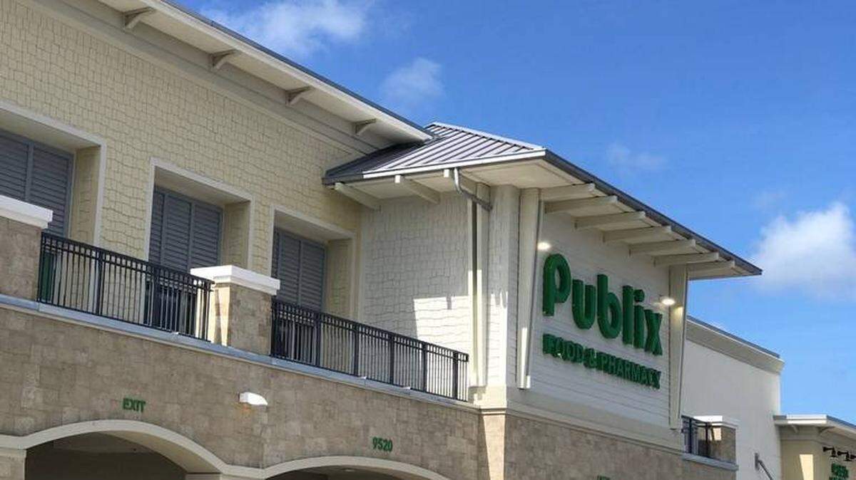 Publix is planning a 49,692-square-foot supermarket at 13159 State Road 64 E., on the north side of Lakewood Ranch.