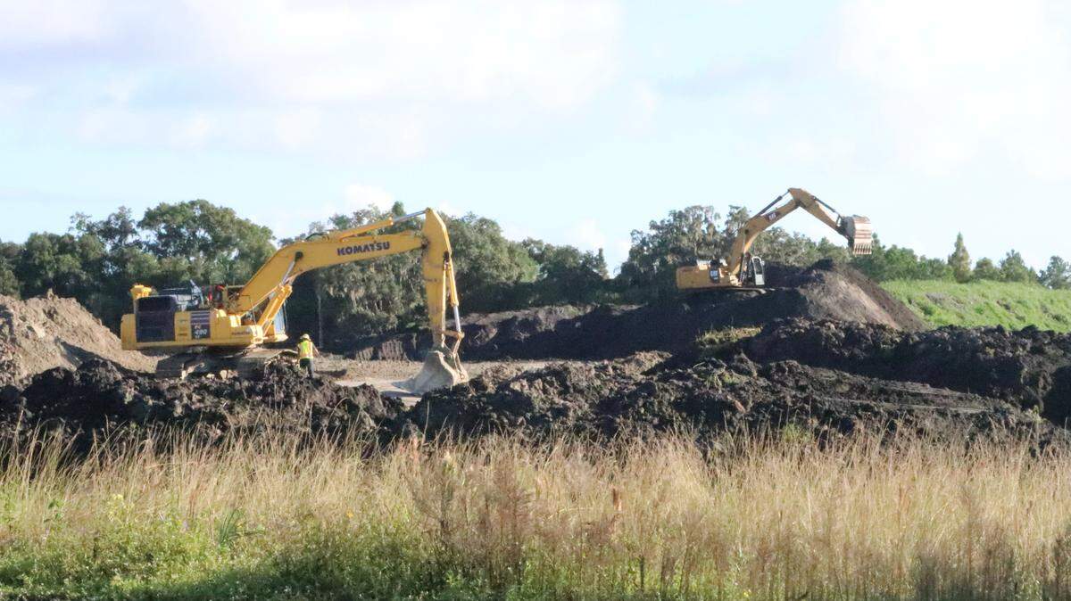 10/26/2021--Benderson Development is continuing site preparation work for the Creekside Commons shopping center in Parrish.